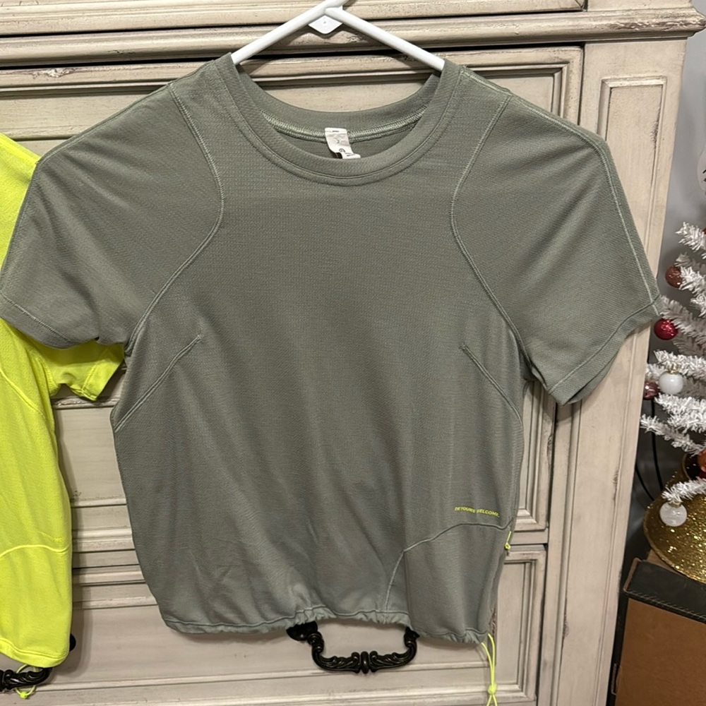 Lululemon top size 2